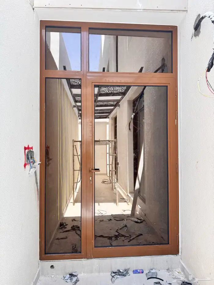 فني المنيوم تفصيل درايش وشبابيك ابواب المنيوم صيانة درايش 0