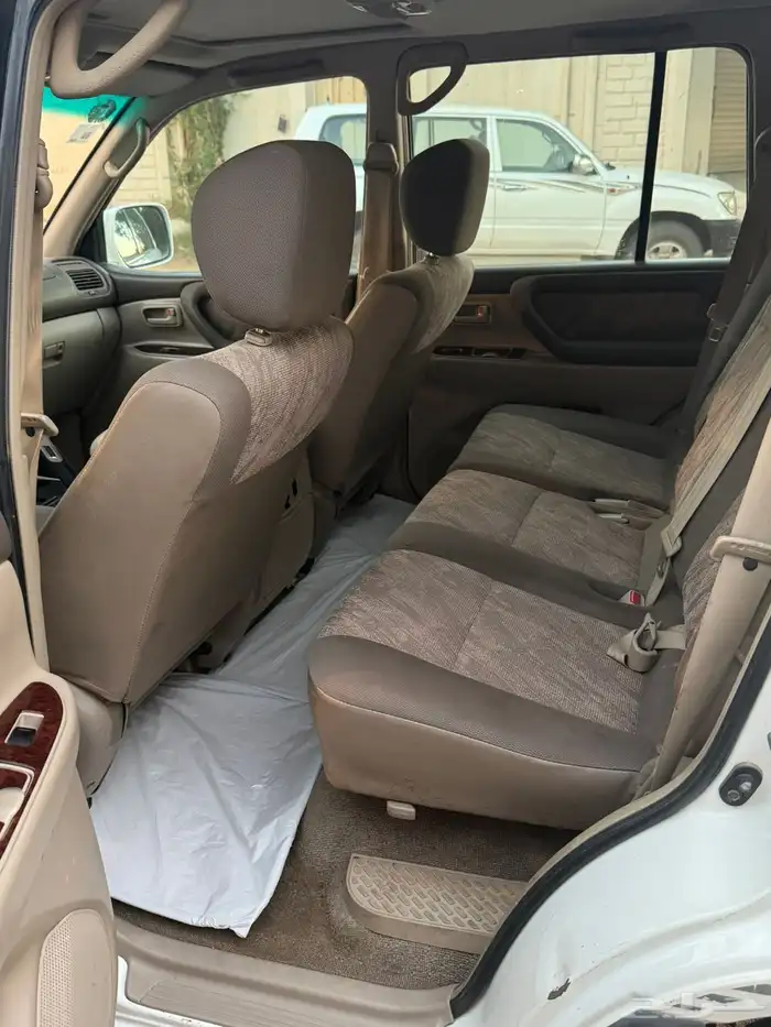 لاندكروزر 2001 . 6