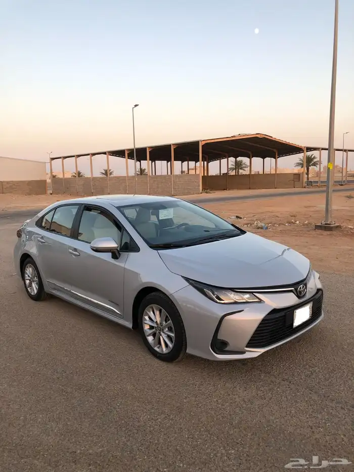 تويوتا كورولا 2020 XLi فتحه سقف جنوط معرض الشومر 3
