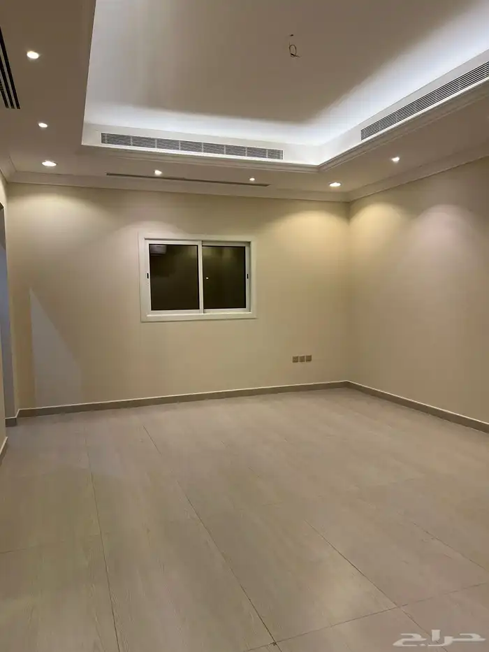 للإيجار دور أول مدخل مستقل مع سطح الرياض حي الياسمين 90.000 0