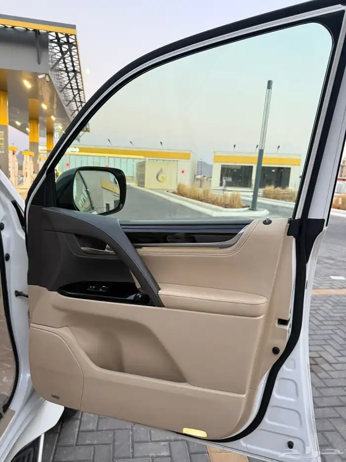 لكزس LX570 سبورت 2017 سعودي 20