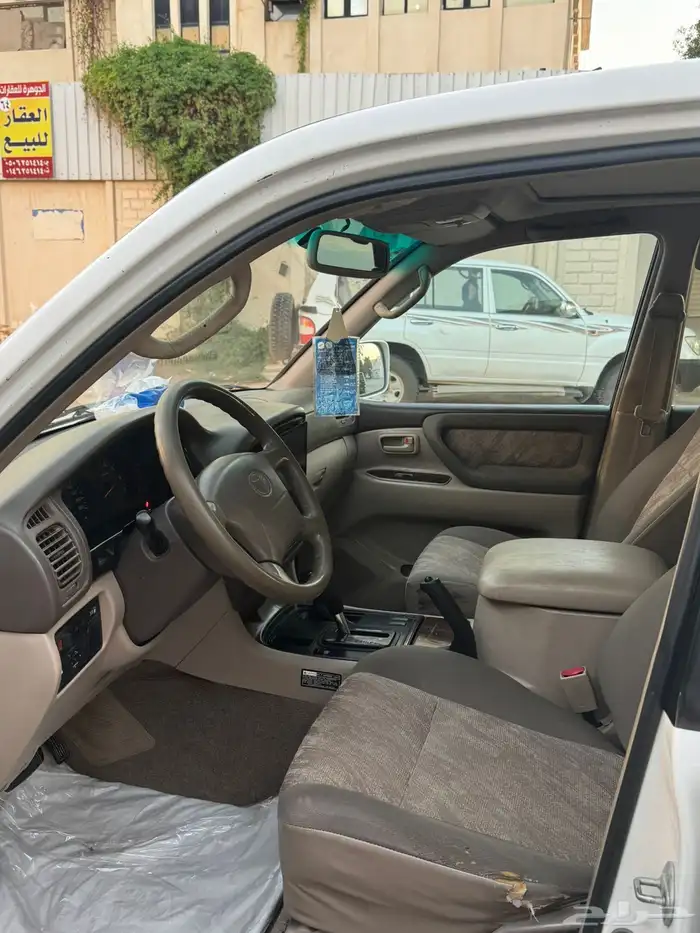 لاندكروزر 2001 . 5