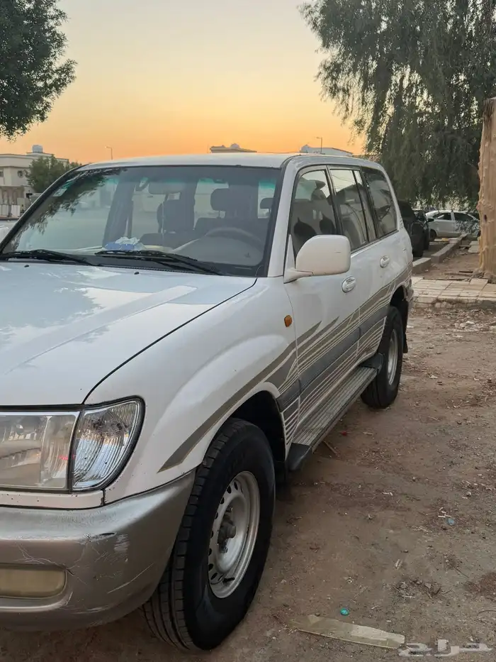 لاندكروزر 2001 . 4