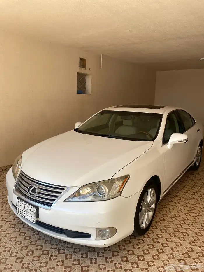 لكزس 2011 es350 نظيفه 0
