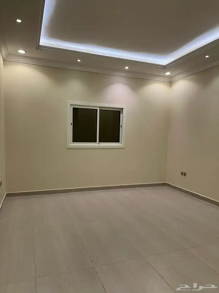 للإيجار دور أول مدخل مستقل مع سطح الرياض حي الياسمين 90.000 5