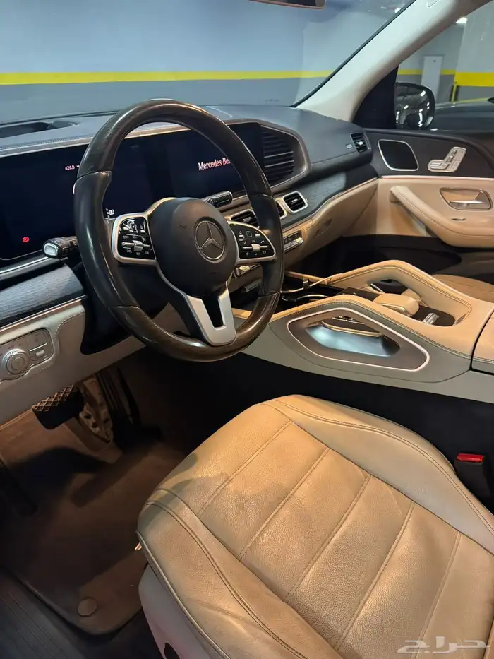 2020 Mercedes - Benz GLE 450 4MATIC - Full Option 4