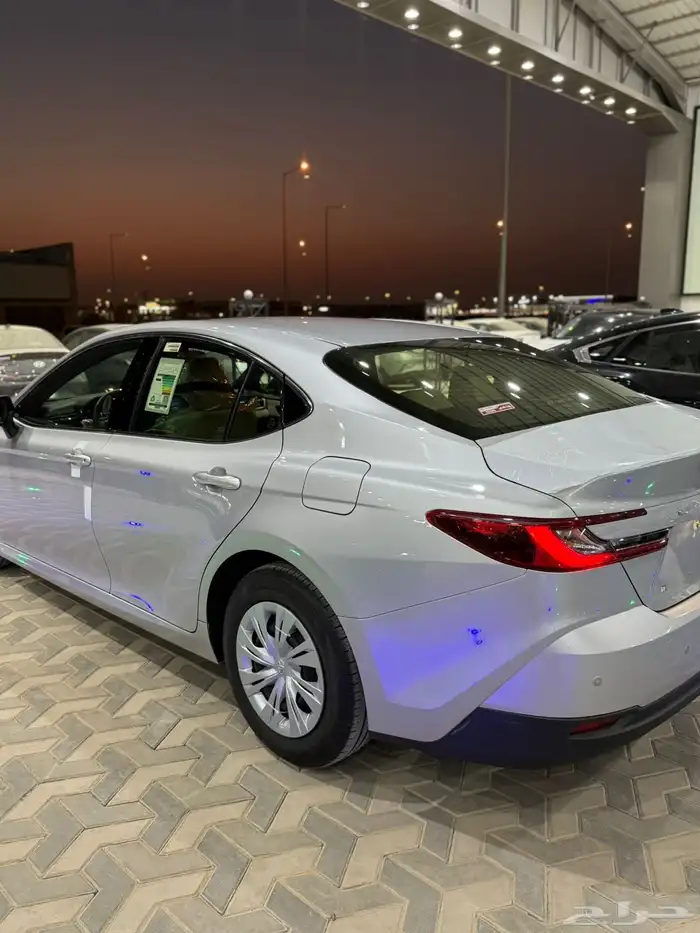 تويوتا كامري E 2025 سعودي عبداللطيف 8