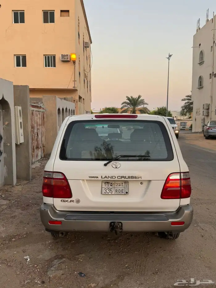 لاندكروزر 2001 . 1