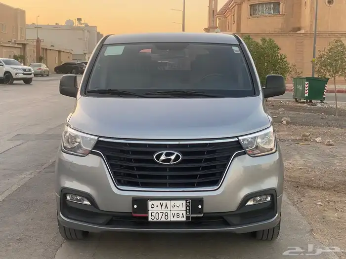 هواندي ستاريا 2020 ديزل نظيفة جدآ 2