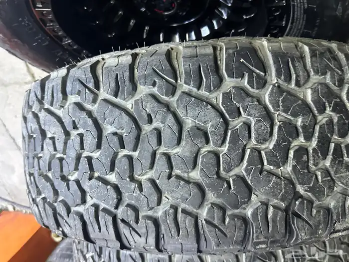 جنوط فيول بلاك رنيو 6 مسمار مع كفرات نص حجري 17 فتك وافجي 3