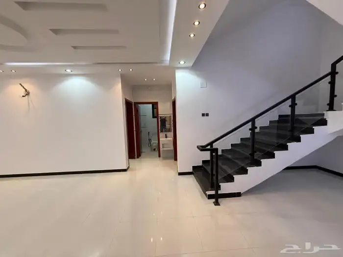 فلل فاخره للبيع في حي بحره 8