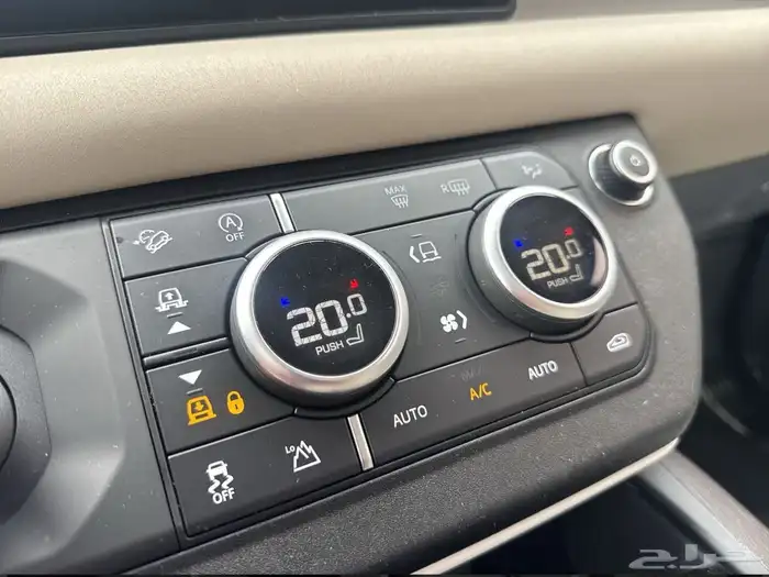 ديفندر 90 - 2022 - داخليه بيج 9