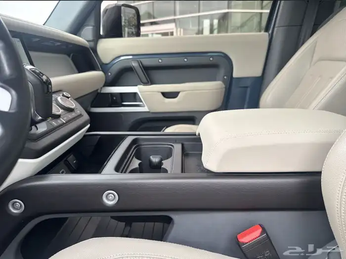 ديفندر 90 - 2022 - داخليه بيج 8