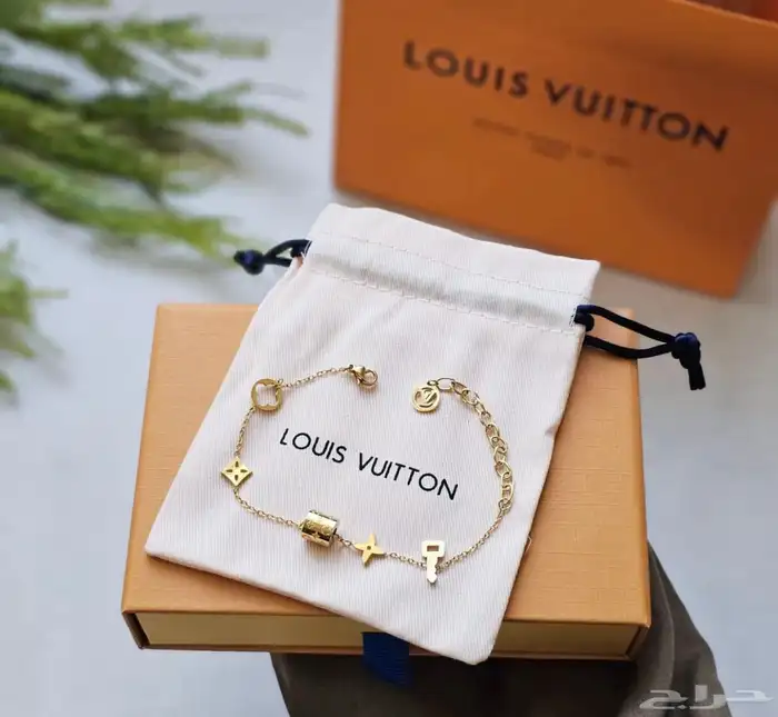 اساور لويس فيتون 18