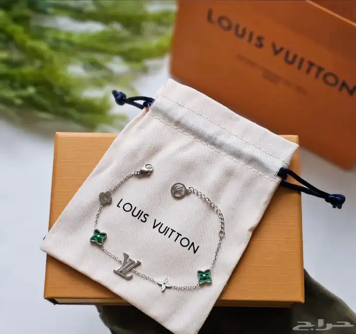 اساور لويس فيتون 4