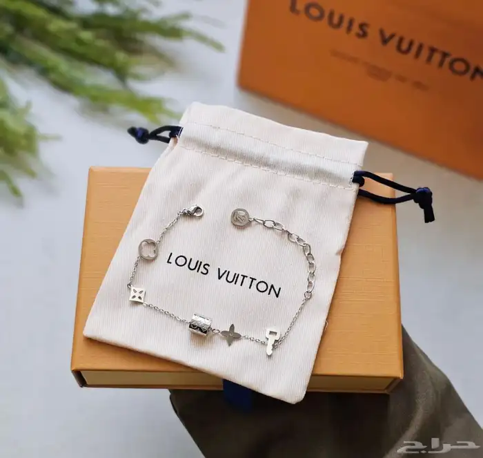 اساور لويس فيتون 13