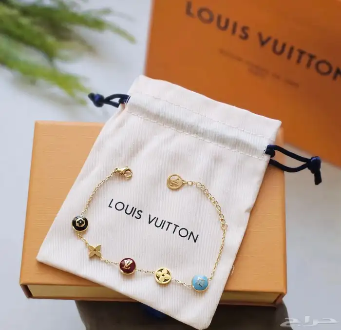 اساور لويس فيتون 8