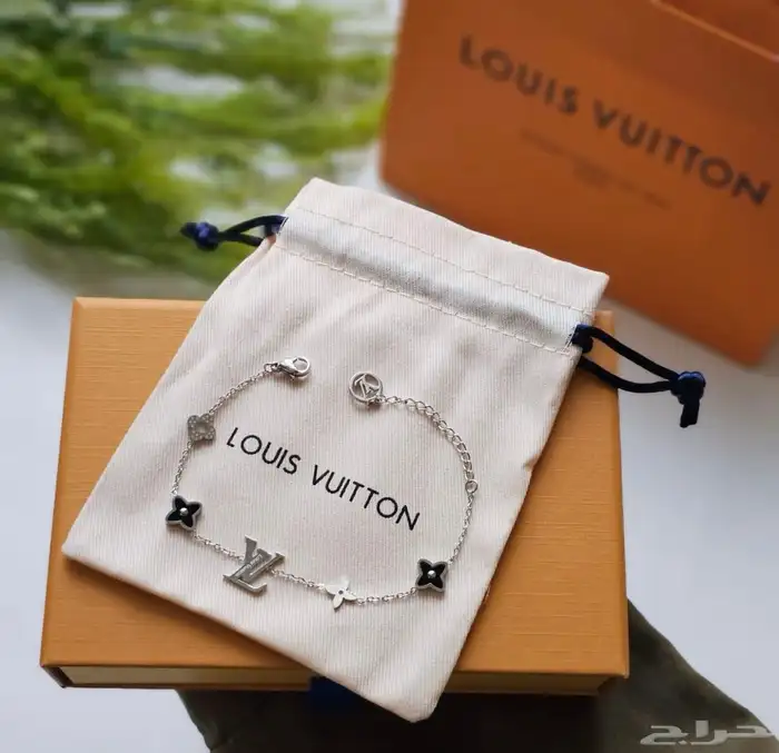 اساور لويس فيتون 10