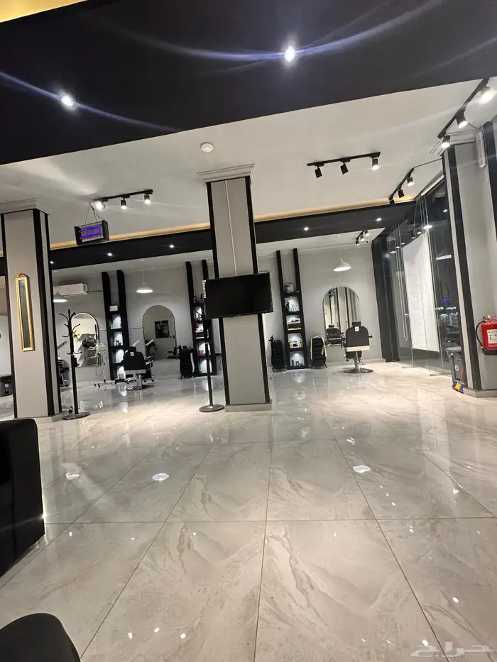 صالون حلاقة VIP للبيع الاحساء شارع الرياض 1