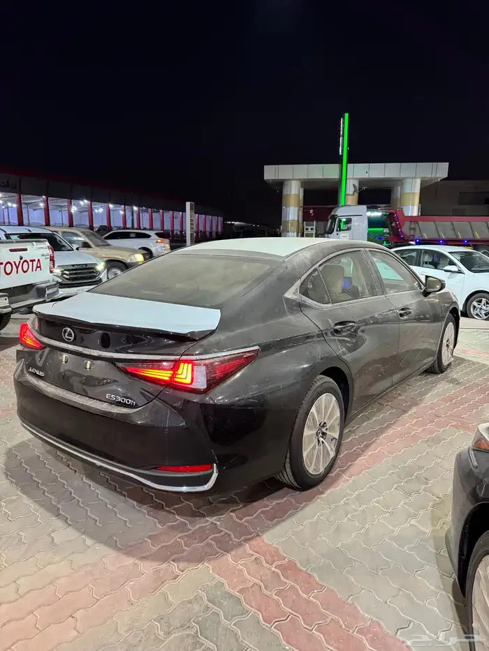 لكزس ES300 فئة AH هايبرد 2025 1