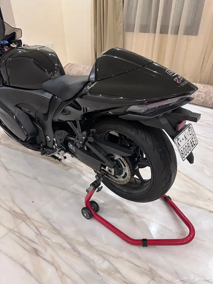 دباب هايبوزا 2024 اسود 3