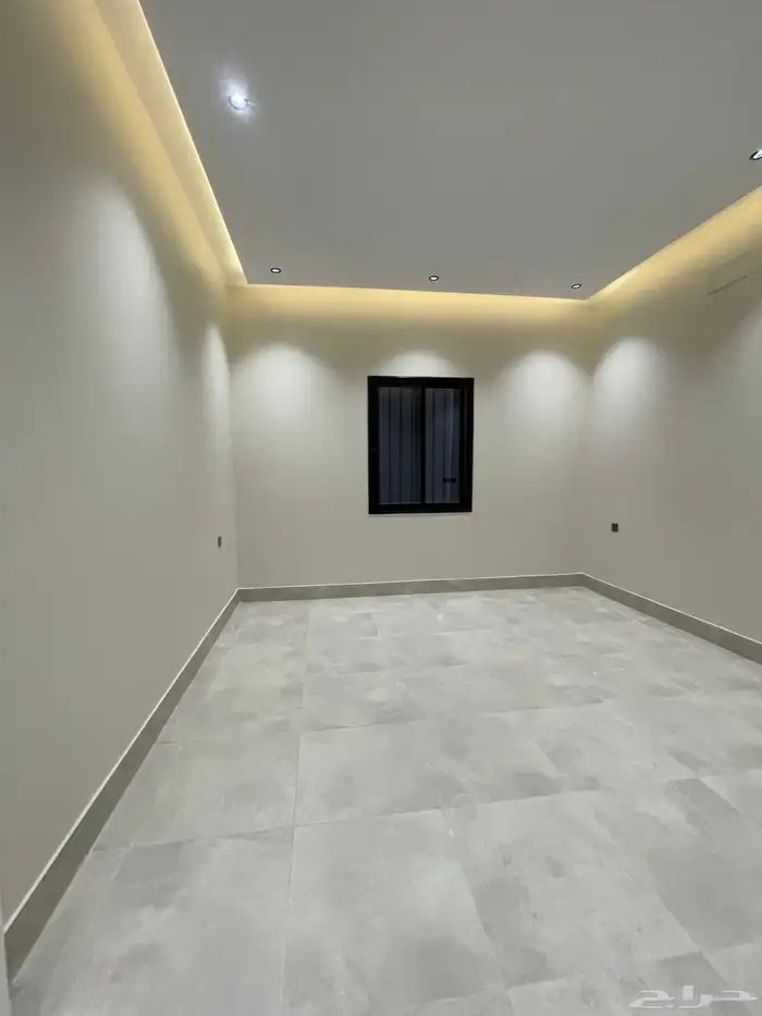 للبيع شقق علويه 6 غرف من 520 الف ابها المحاله 12