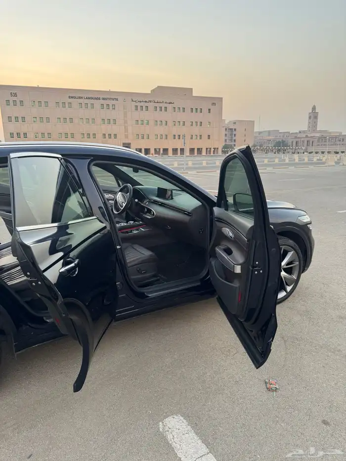 جنسس GV70 2023 16
