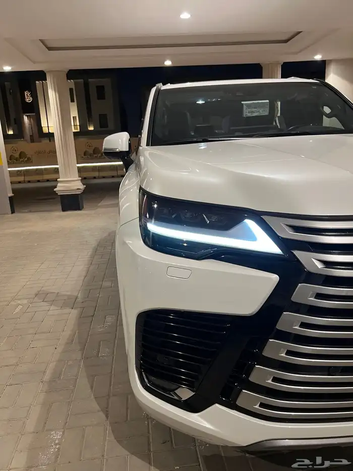 جيب لكزس BB 2024سعودي ممشى 33 الف فقط 5