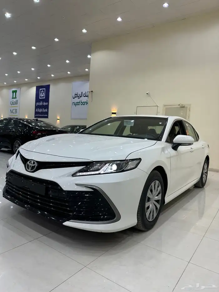كامري 2022 LE ستاندر وارد الساير ممشي 4 الف فقط شرط فحص 11