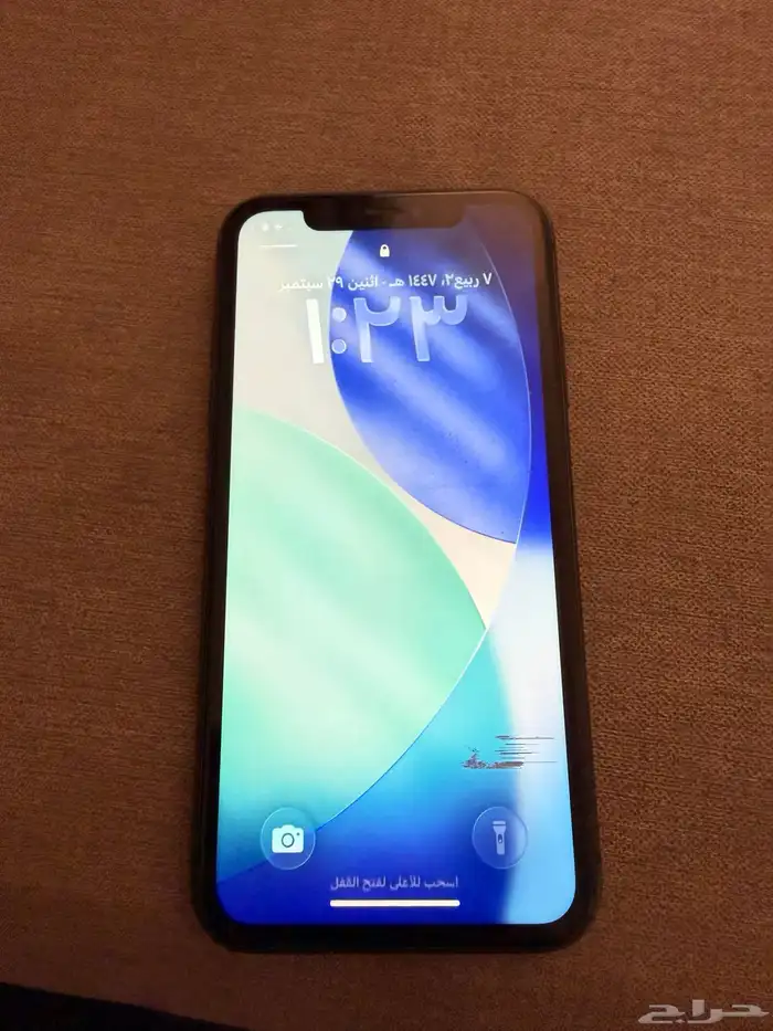 ايفون 11 نضيف للبيع اللون اسود ذاكره126 0