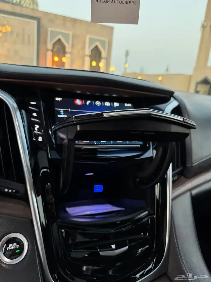 اسكاليد 2019 طويل بريميوم ملكي لون مميز نظيف جدا 56