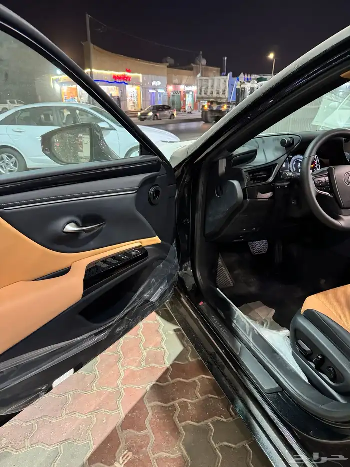 لكزس ES300 فئة AH هايبرد 2025 7