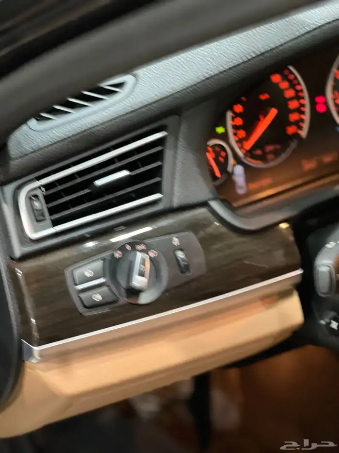 للبيع BMW 730i 2012 مخزن نظيف عداد 40 الف فقط 24
