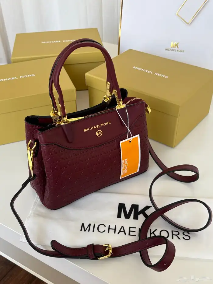شنط ونظارات نسائية ماركات كوبي ون 76