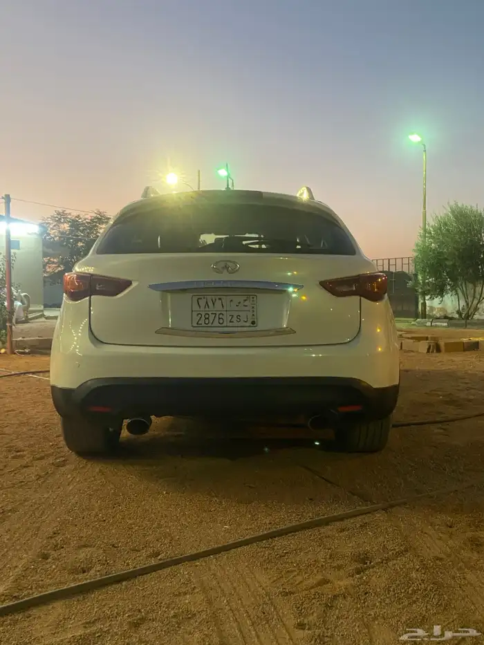 انفنتي QX70 فل كامل للبيع موديل 2013 22