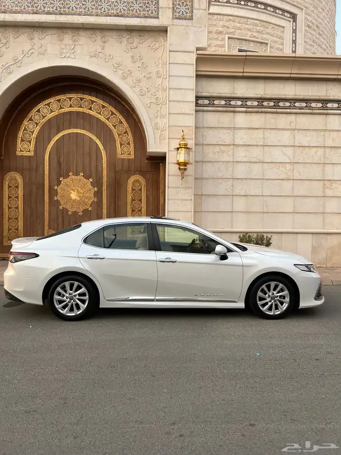 للبيع كامري GLE 2024 فل كامل نظيفه جدا 23