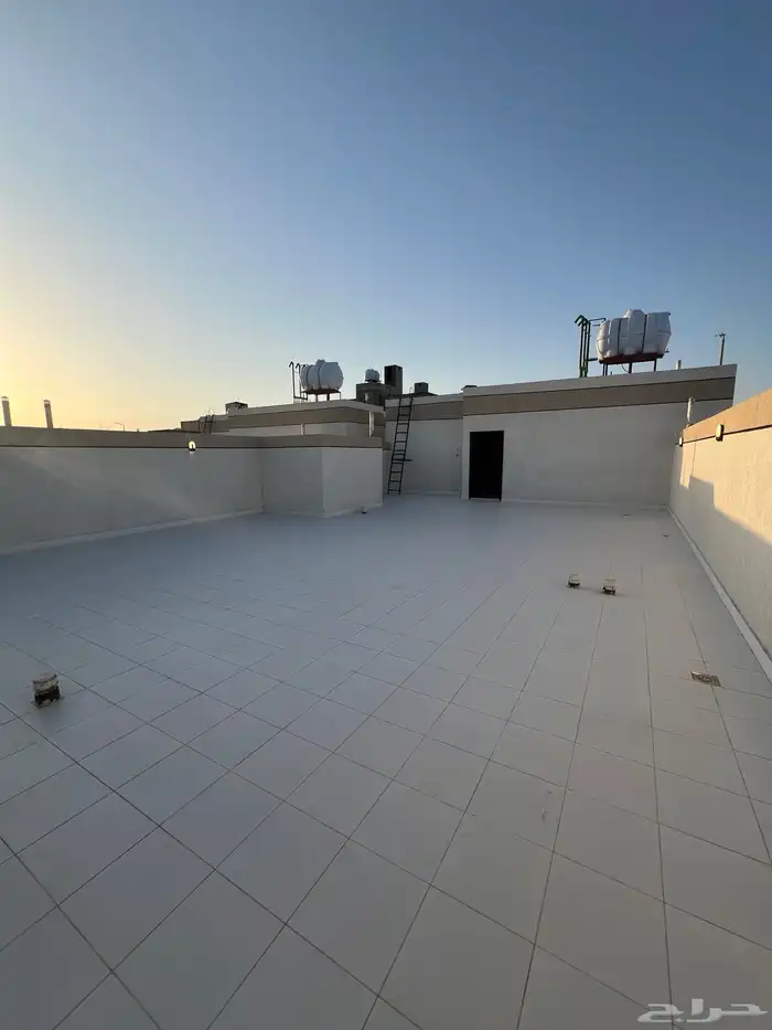للبيع دور وملحق 8 غرف ينفع سكن واستثمار 23