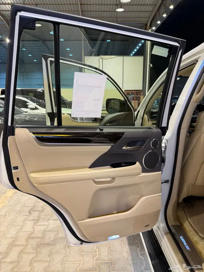 لكزس LX 570 موديل 2018 8