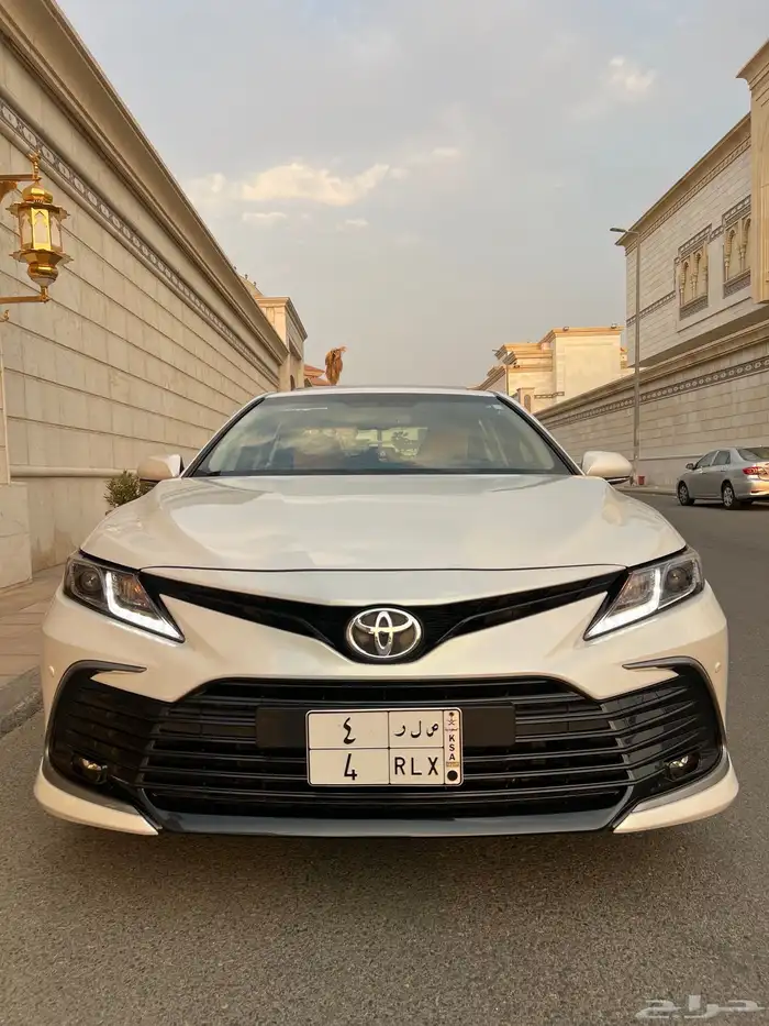 للبيع كامري GLE 2024 فل كامل نظيفه جدا 18