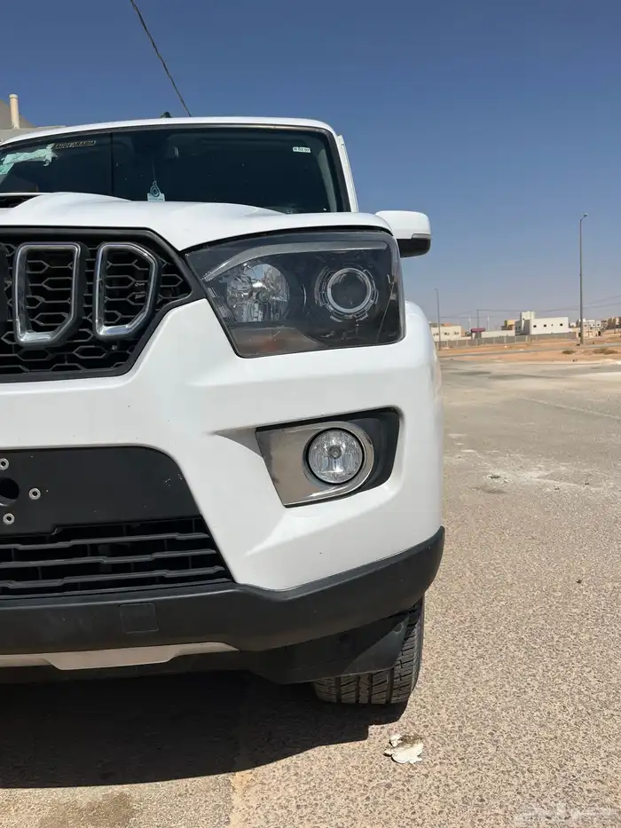 السلام عليكم  اعرض لكم سيارتي من نوع جيب  المهندرا 2