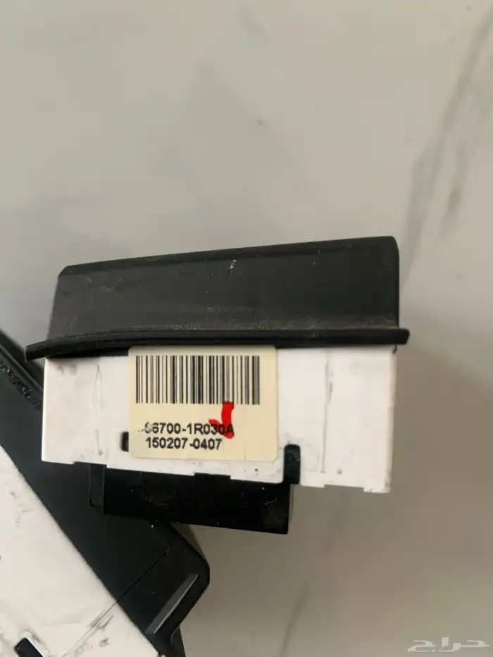 للبيع شاشة اكسنت  أزرار التحكم موديل 2012 إلى 2017 13