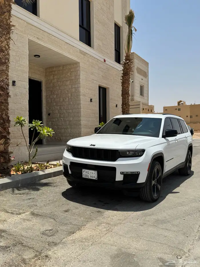 جراند شيروكي 2022 التيتيود بسعر طيب 1