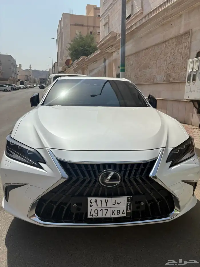 لكزس 2025 Es300h فل كامل 4