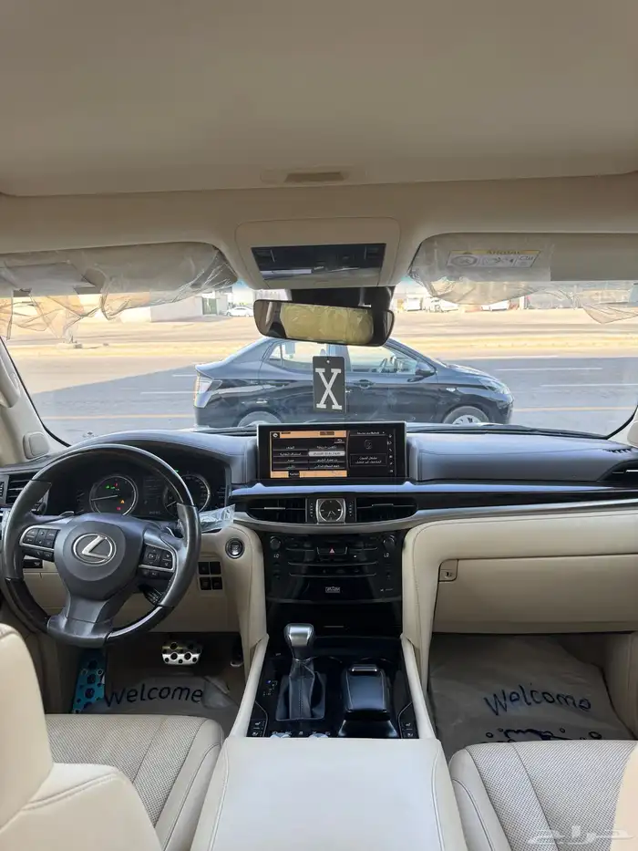 للبيع لكزس 2019 LX570 - بحالة الوكاله 7