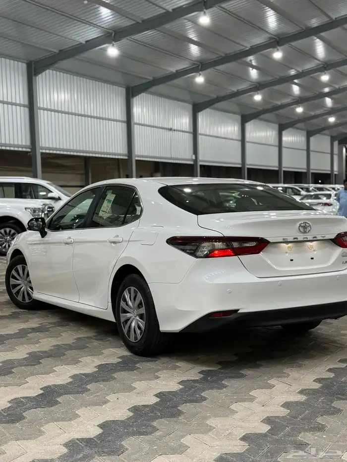 تويوتا كامري 2022 LE بنزين عداد 6976 فقط شبه جديد 3