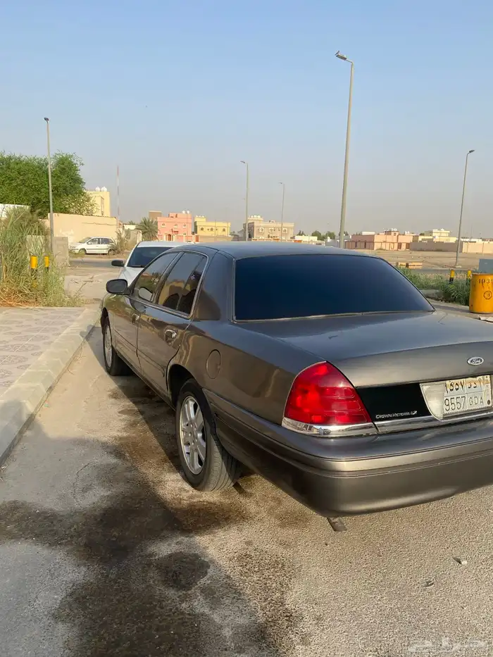 فورد فكتوريا موديل 2000 2