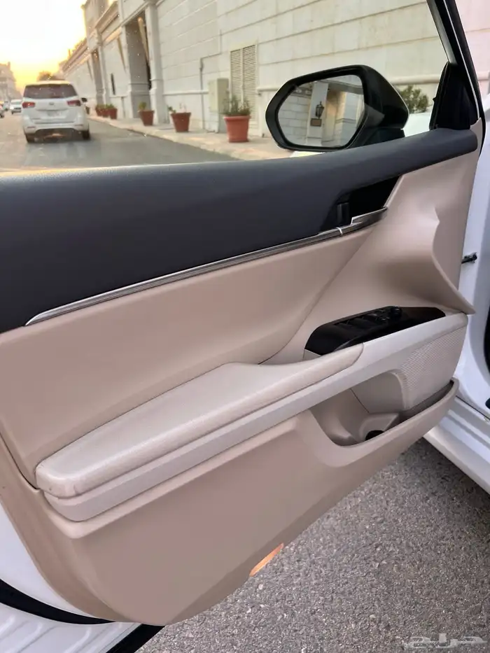 للبيع كامري GLE 2024 فل كامل نظيفه جدا 36