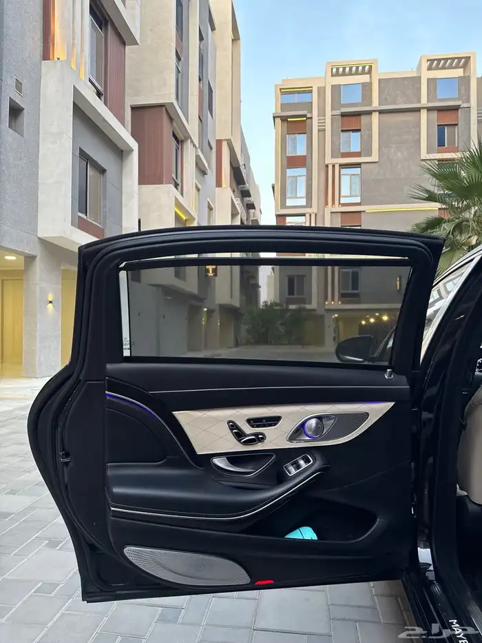 Mercedes مايباخ 2017 26