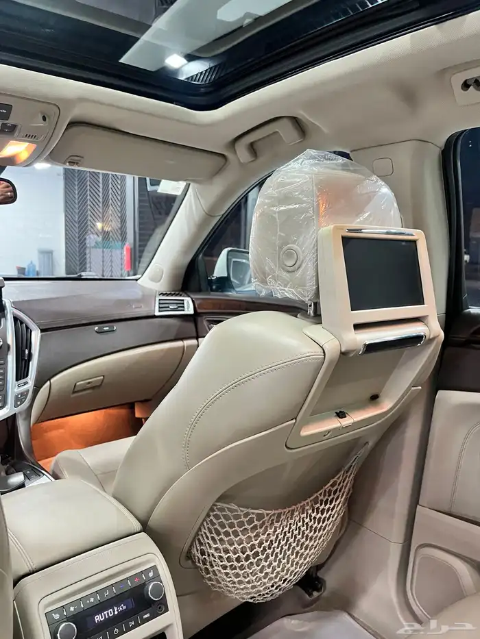 كاديلاك 2011 SRX فل كامل مخزن 32