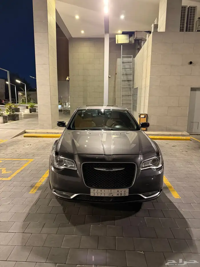 كرايزلر 2016 هيمي V8 4